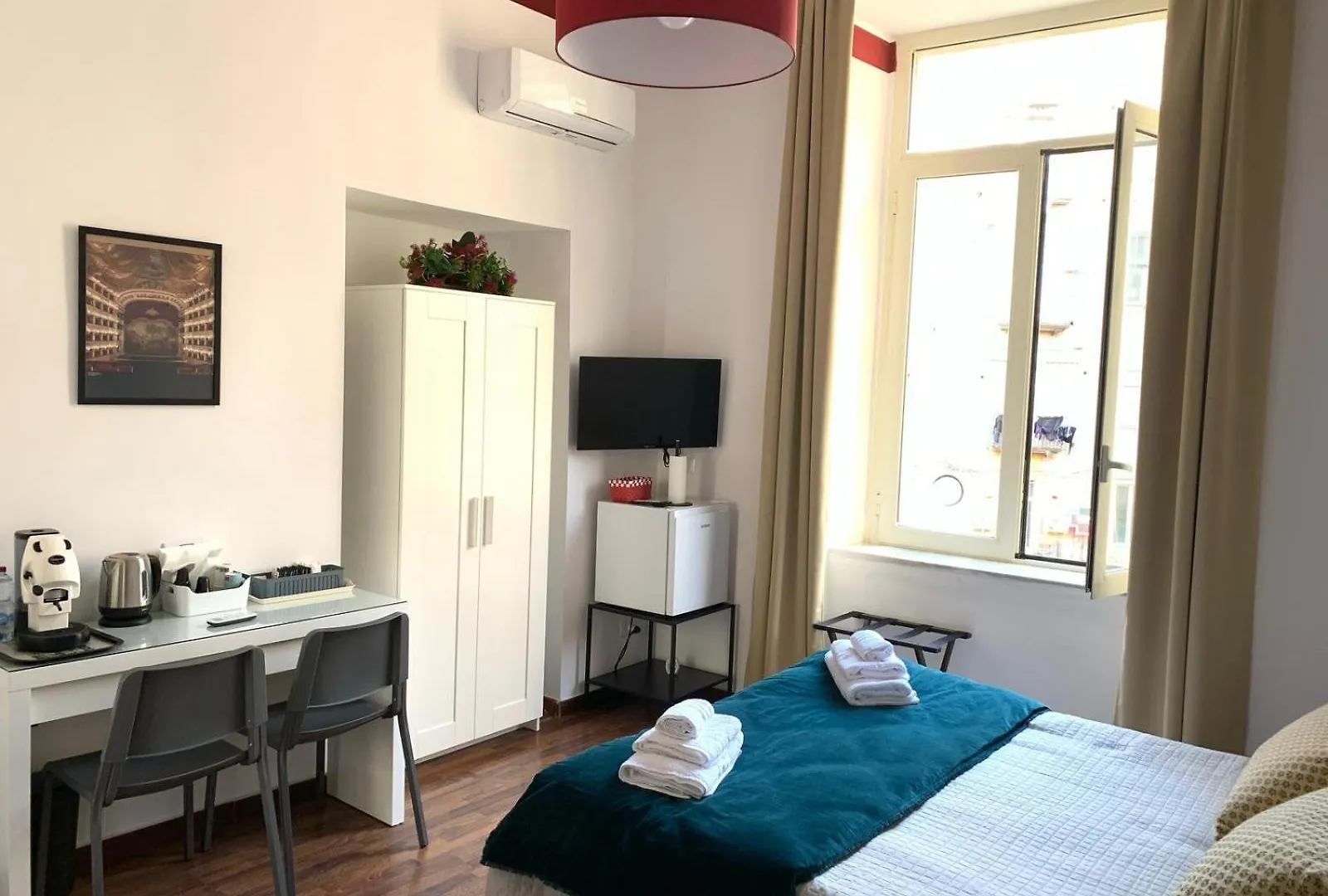 La Finestra Su Napoli Hotel Guest house Naples